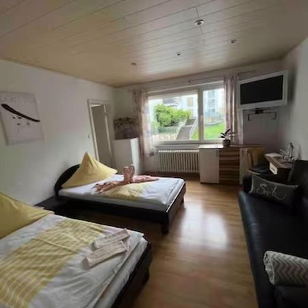 Zimmer In Koeln Bagian luar foto