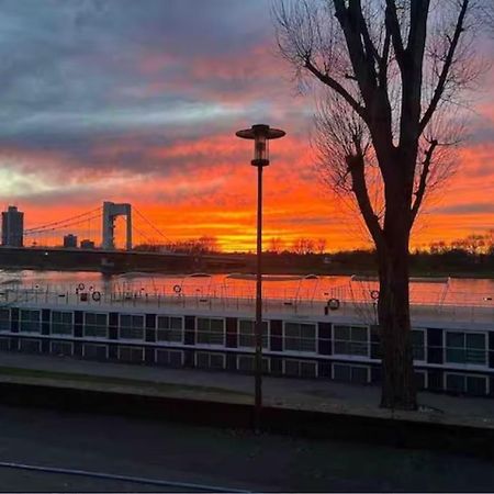 Zimmer In Koeln Bagian luar foto
